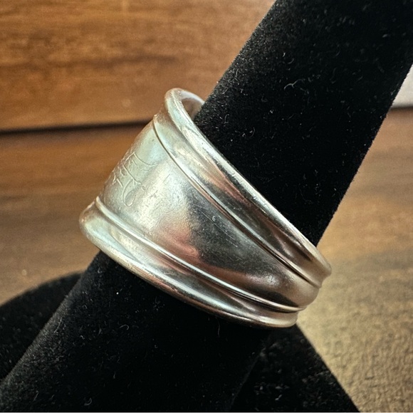 “R” Spoon Ring - Picture 4 of 13